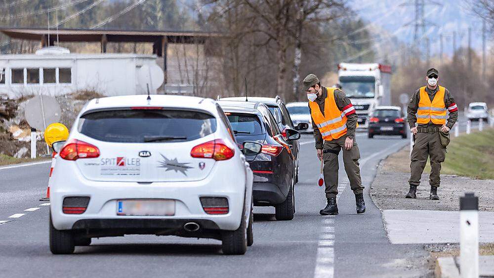 Heute um Mitternacht zogen die letzten Kontrollposten nach zwei Monaten Ausreise-Testpflichten in Osttirol ab