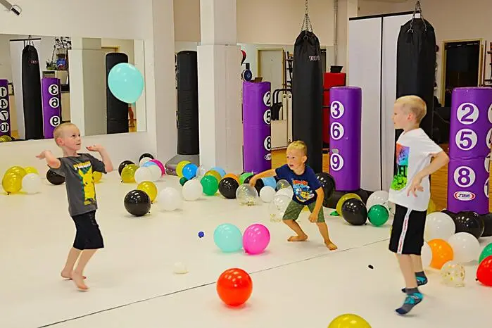 Seit zehn Jahren wird von der AR Sportsworld Feldbach der Breitensport gefördert. Neu ist der Boxclub Feldbach, der einen professionellen Einstieg in den Boxsport bietet.