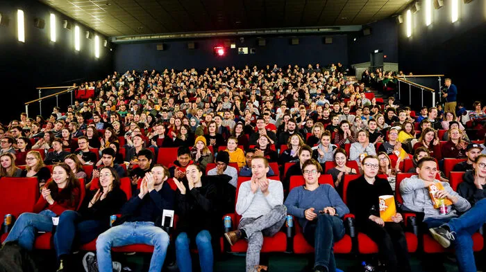 Gemeinsames Mitfiebern in der frühen Morgenstunde: Die heiß erwartete Auftaktfolge der finalen "Game of Thrones"-Staffel wurde um 7 Uhr morgens im Grazer Annenhofkino gezeigt.