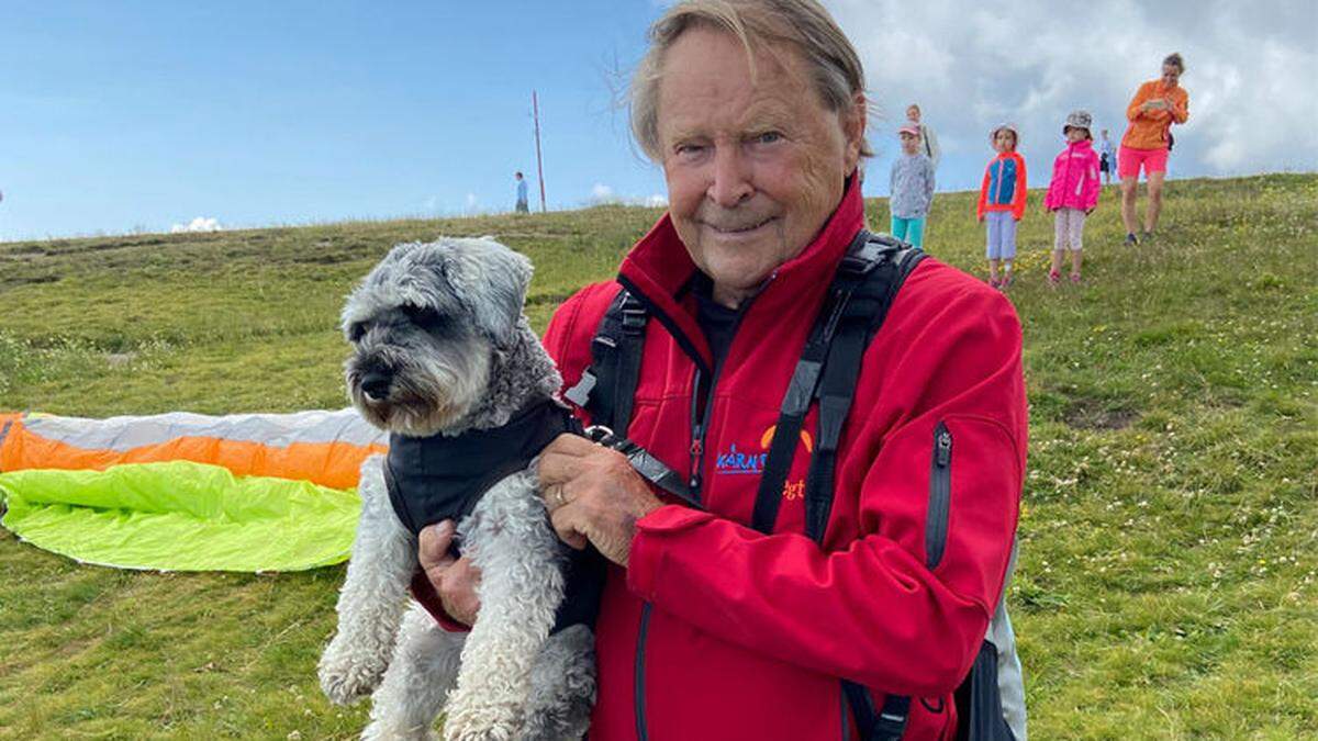 Kurt Wetzlinger und Hündin Kyra absolvierten gemeinsam mehr als 680 Flüge