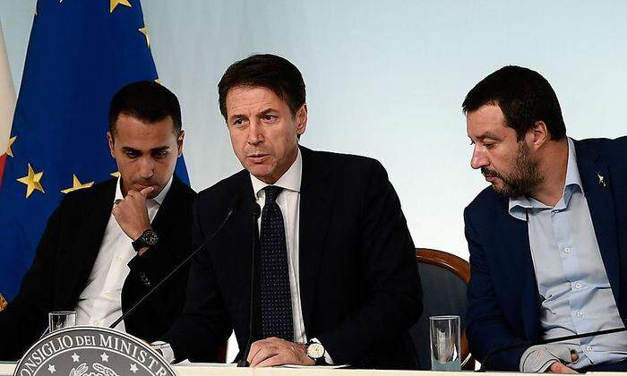 "Kurpfuscher": Fischler an die Adresse von Italiens Wirtschaftsminister Luigi Di Maio, Premierminister Giuseppe Conte und Innenminister Matteo Salvini (v.l.) 