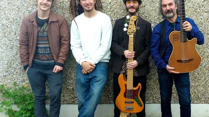 Conrado Molina (Argentinien) - Percussion &amp; Voices, Markus Oberleitner (Österreich) - Bass, Juan Carlos Sungurlian  (Uruguay) - Oud &amp; Guitar, Voices, Felix Martl (Österreich) -  Sax, Flutes