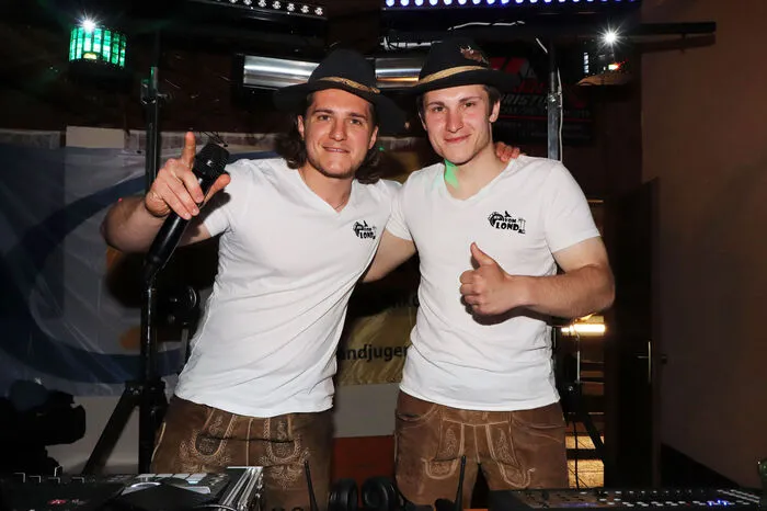 Für die Stimmung im Discozelt sorgten die „DJ vom Lond“ und im Saal die „Combo Liveband“ für das Tanzvergnügen.