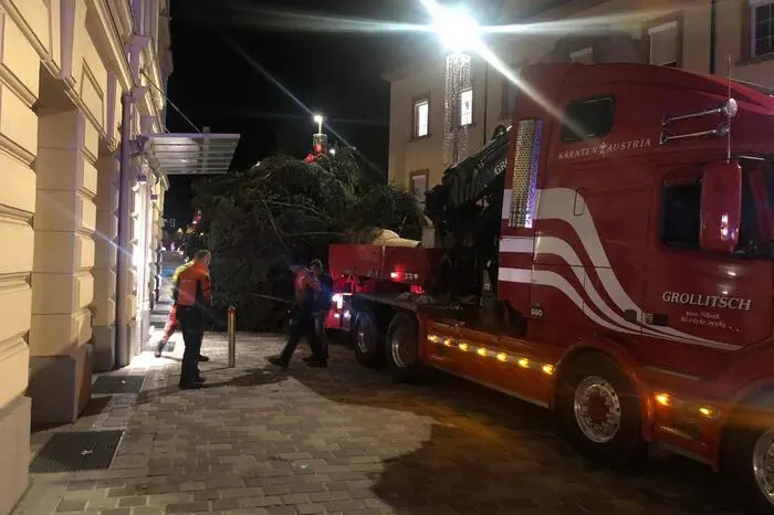Die Anlieferung war eine logistische Herausforderung.