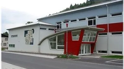 Hinter der Fassade der NMS Waldbach brodelt es