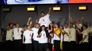 Spanish national football team celebrates winning UEFA EURO, EM, Europameisterschaft,Fussball 2024 in Madrid Spanish player Jesus Navas C seen celebrating with his teammates during the celebration of the Spanish national football team for the victory of the UEFA Euro 2024 title at Plaza de Cibeles on May 12, 2024 in Madrid, Spain. Madrid Plaza de Cibeles Madrid Spain Copyright: xAlbertoxGardinx AGardin_20240715_Euro2024_Spain_Cibeles_166