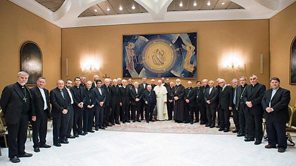 Der papst und die chilenische Bischofskonferenz bei ihrem Treffen im Vatikan