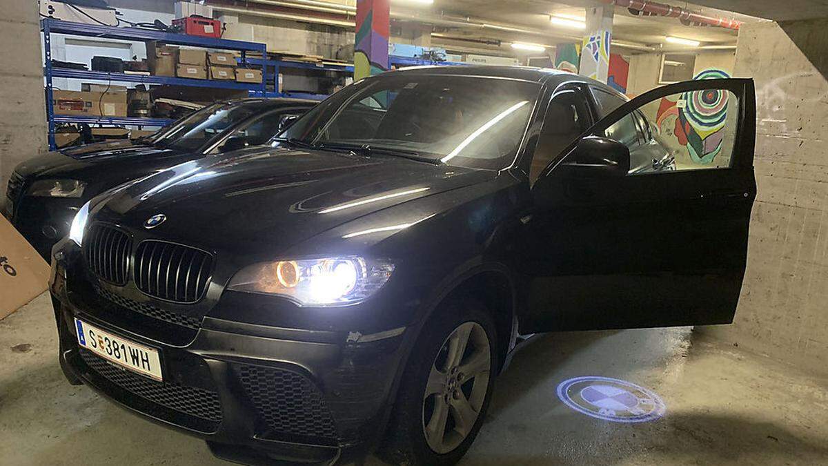 Dieser BMW X6 könnte den Ermittlern wichtige Erkenntnisse liefern