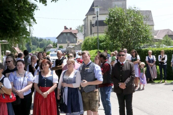 Übrigens: Ein Video von der Liedertafel gibt es auf Facebook Kleine Zeitung St. Veit/Feldkirchen zu sehen! 