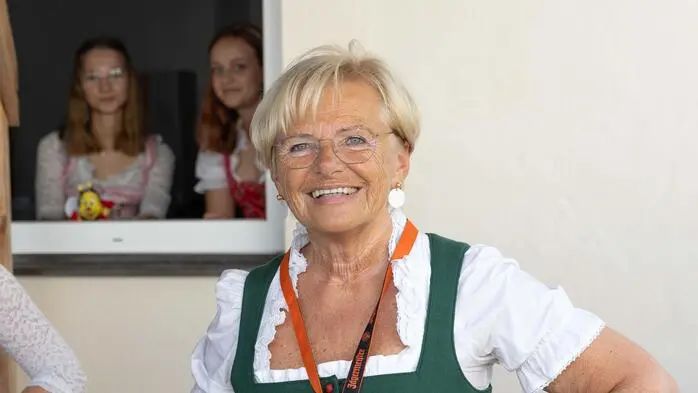 Die Obfrau des Pfarrgemeinderates, Irmi Wakonig, freute sich über das schöne Pfarrfest bei sommerlichen Temperaturen