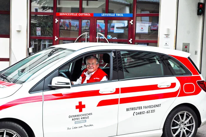 Hermann Pichler (69) ist seit 36 Jahren beim Roten Kreuz in Lienz. Dreimal pro Woche versieht der Heiligenbluter dort seinen Dienst als Sanitäter und Einsatzfahrer.