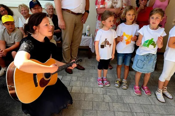 Gemeinsam wurde musiziert.