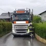 Der Lkw-Lenker musste mehrere hundert Meter zurückschieben
