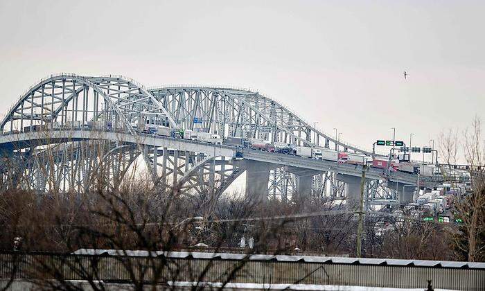 Die Bluewater Bridge wird als Ausweichroute genutzt, doch zu viele wollen über die Brücke.