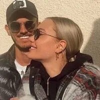 Cheyenne Ochsenknecht und ihr steirischer Freund Nino Sifkovits auf einem Instagram-Foto, gepostet im Februar 2021. Untertitel: "Can’t get happier right now"