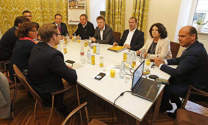 Stundenlang tagte das Parteipräsidum der ÖVP
