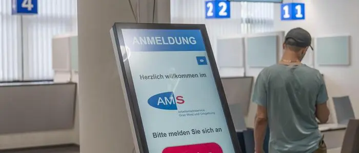 Inklusive Teilnehmerinnen und Teilnehmern an Schulungen sind 45.771 Steirerinnen und Steirer ohne Beschäftigung – ein Anstieg von 5,1 Prozent bzw. 2234 Personen zum Vorjahresmonat