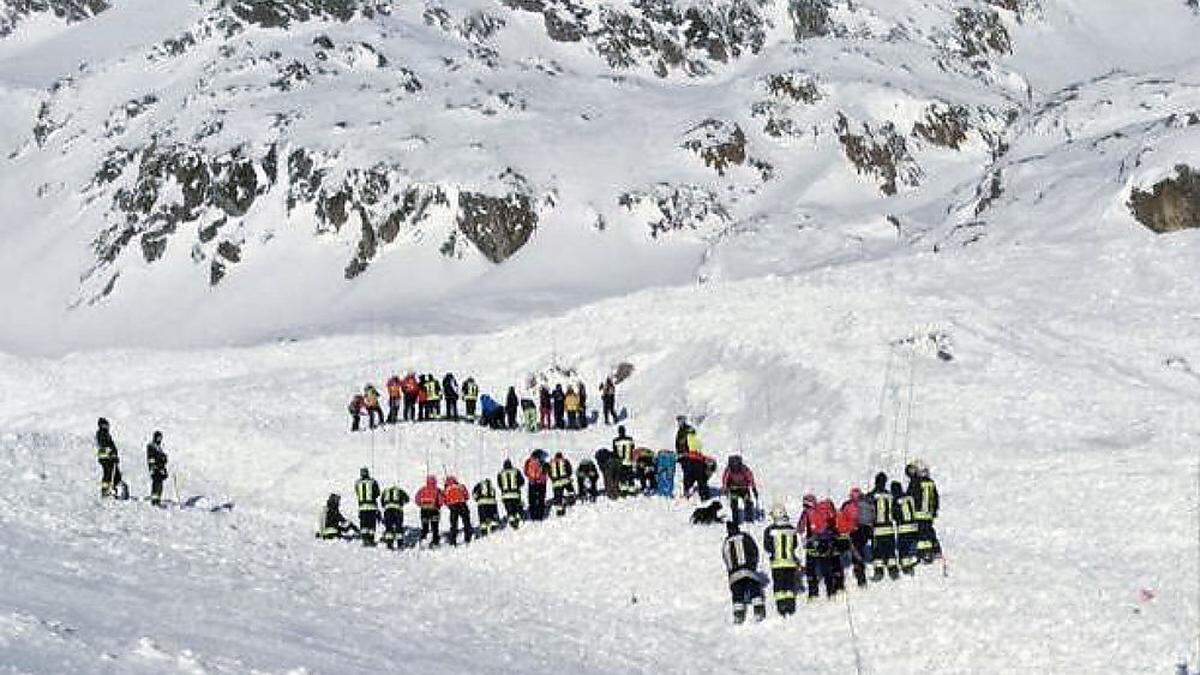 Die Lawine raste auf eine Piste