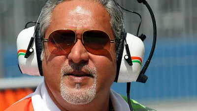 Vijay Mallya verhandelt im Aston Martin
