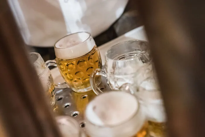 ...um die 1. Bier- und Schnapsbar Österreichs nach den Umbauarbeiten im Sommer feierlich zu eröffnen.