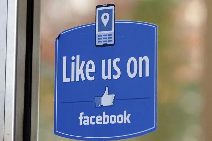 Im Februar 2009 führt Facebook den berühmten "Gefällt mir"-Button ein. Inzwischen gibt es jeden Tag mehrere Milliarden "Likes" und Kommentare. Im Jänner 2011 erhalten Goldman Sachs und der russische Investor DST für 500 Millionen Dollar gerade noch ein Prozent an Facebook.