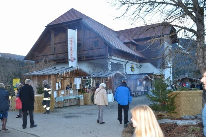 Organisiert wird der Bergadvent in Zeutschach von der Feuerwehr Zeutschach mit Kommandant Josef Köck und der Familie Josef Kölbl, bekannt als der "Fischerwirt".