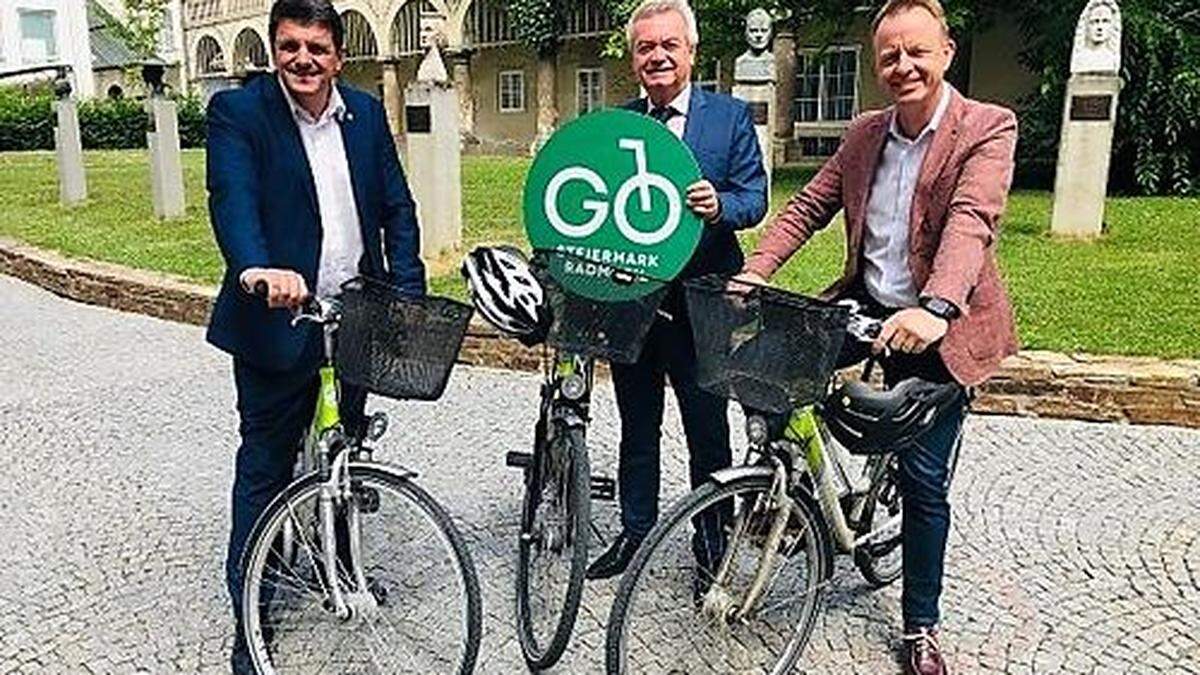 Präsentierten die Entwicklungen zur Radverkehrsstrategie 2025: Bürgermeister Franz Jost (Fürstenfeld); LH-Stv. Anton Lang und Mario Abl (Trofaiach)