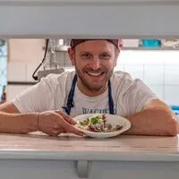 Küchenchef Martin Nuart gewährt einen Einblick in die regionale Küche des "Bär & Schaf Wirtschaft" in Völkermarkt.