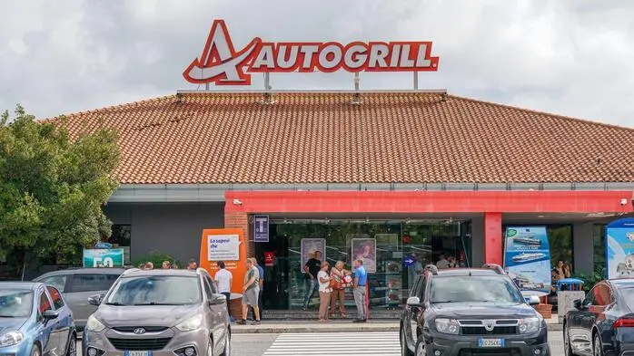 Eine Autogrill-Raststation in Italien | Wer eine Autobahnraststätte besucht, sollte die Autotür doppelt kontrollieren und keine Wertgegenstände zurücklassen 