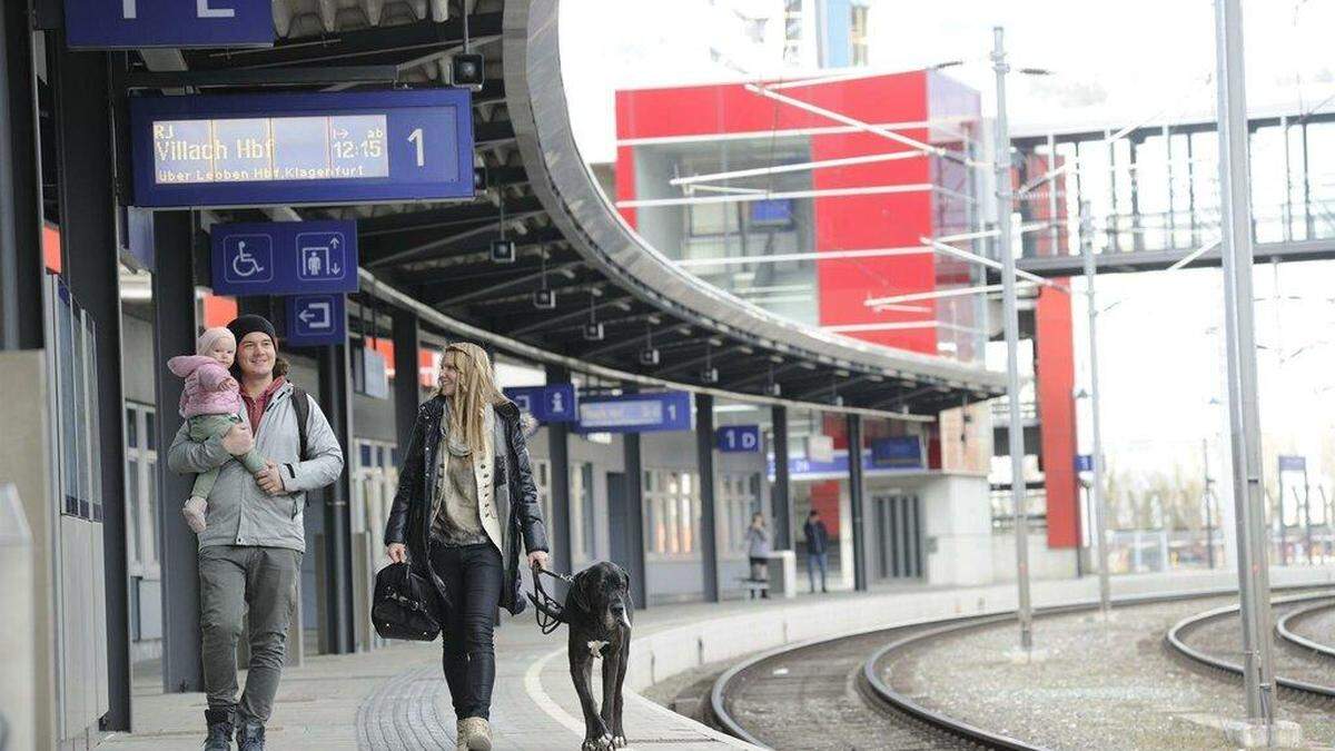 Rund um den Brucker Bahnhof wird heuer gearbeitet, es gibt vor allem im Sommer zeitweilig Schienenersatzverkehr