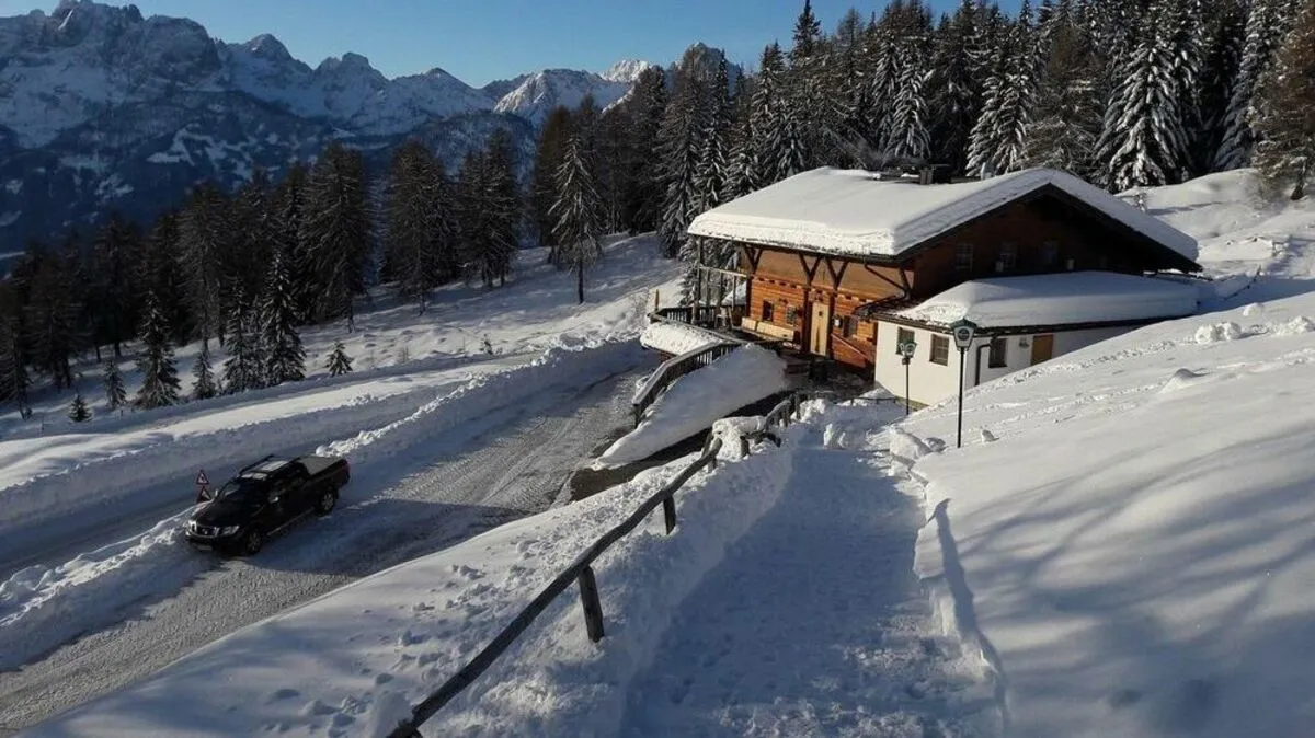Hoch über der Dolomitenstadt in 1662 Metern Seehöhe sollen Chalets entstehen