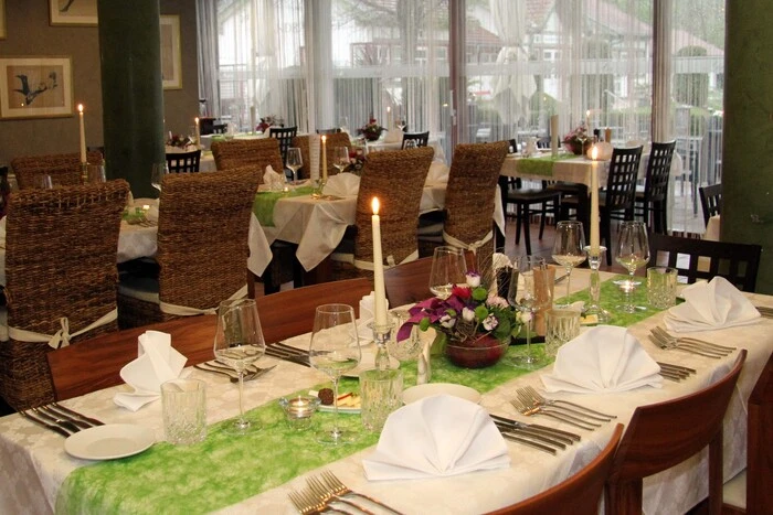 Festlich gedeckt waren die Tische zuvor im Restaurant "Anfora" am St. Andräer See, wo Bernie Jandl alle Register seiner Kochkunst zog. 