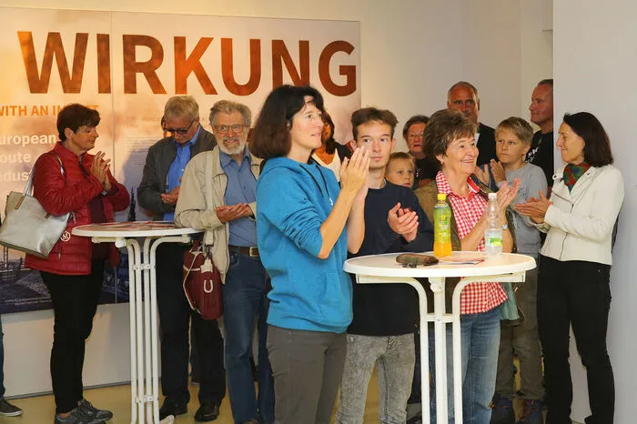 Ein Industrie-Clubbing, eine Spielzone für Kinder, leckere Häppchen und Bungee Jumping boten den zahlreichen Gästen gute Unterhaltung.