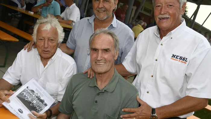Mit dabei beim Treffen der Oberkärntner Kicker-Elite war auch der ehemalige Schirennläufer Stefan Sodat (Mitte) mit Bürgermeister Josef Haller und Werner Innerwinkler.
