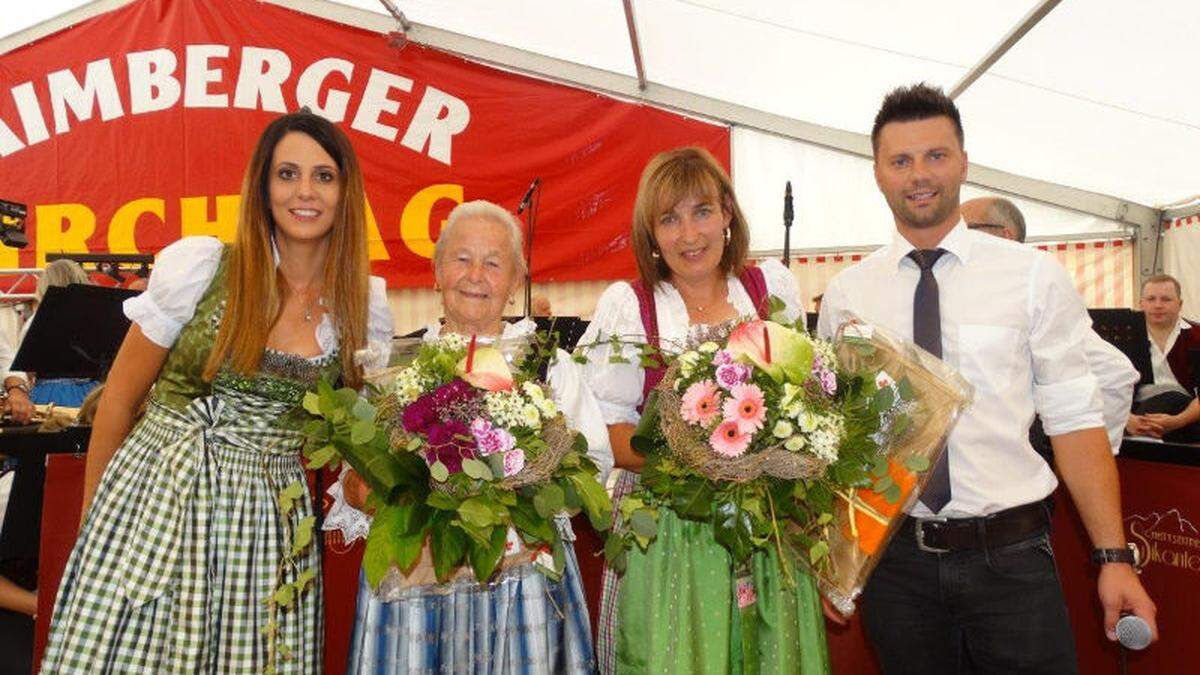 Christina Staffler, Maria Arendt, Maria Kollnig und Bürgermeister Bernhard Webhofer