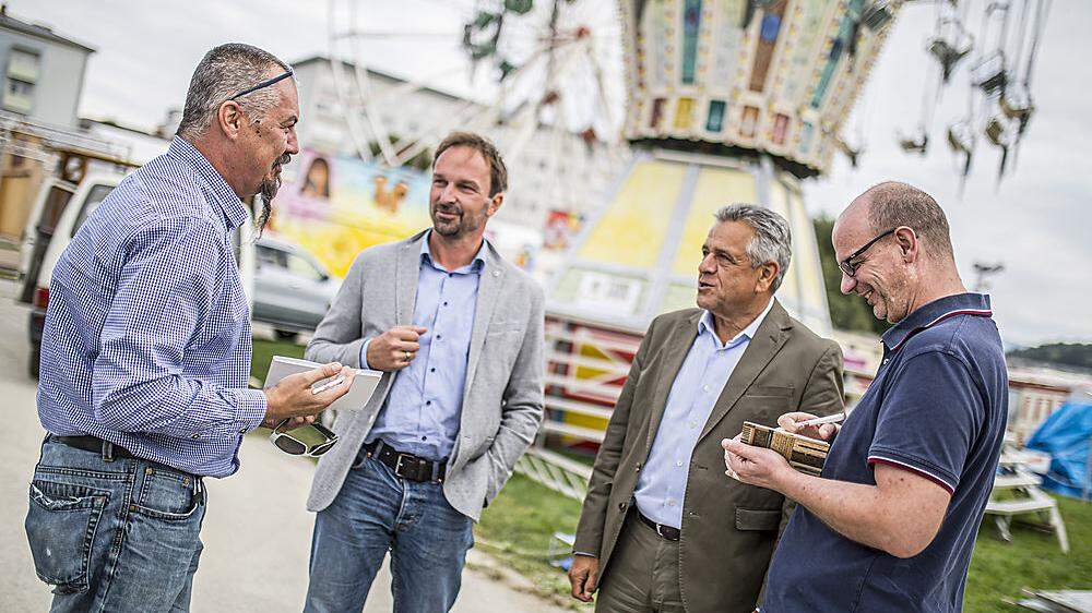 Wetternig, Egger, Mock und Steinmetz (von links) beim Gespräch auf dem St. Veiter Wiesenmarktgelände 