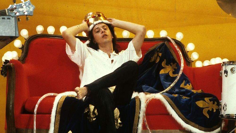 Der Sänger Rio Reiser bei einem Auftritt als König von Deutschland 1986 
