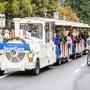 Der Bummelzug ist eine beliebte Gerätschaft, um zur Wiesn zu gelangen