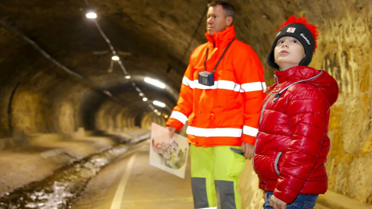 Moritz ist vom Spaziergang im Grazer Untergrund "begeister"