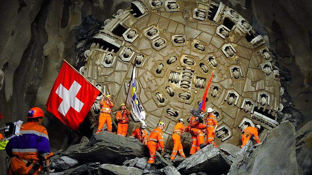 Der längste Eisenbahntunnel der Welt wird heute eingeweiht
