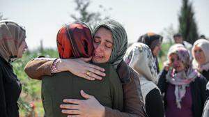 Vor drei Monaten zerstörte ein Erdbeben Teile von Syrien und der Türkei. Frauen und Kinder leiden bis heute