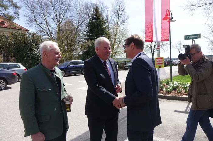 Unter den Gratulanten war auch Landeshauptmann Hermann Schützenhöfer.