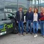 Diese zwei E-Taxis werden auf der Straße und bei Events in Osttirol unterwegs sein: Luis Robitsch (Autohaus Pontiller), Anton Thum (Auto Josef Thum), Nicole Suntinger und Michael Hohenwarter