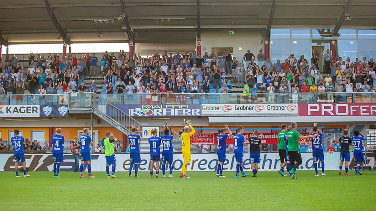Die Hartberger feierten mit den Fans.