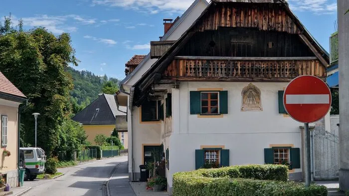 Das Gebäude wird 1796 erstmals als "Schlosserhäusl" erwähnt