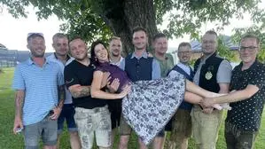 Christina hat die Qual der Wahl: Wer von ihren neun Hofherren qualifiziert sich beim „Speed Dating“ für die Hofwochen? 