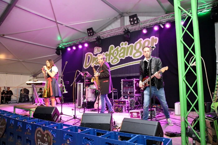 Zuvor hatte die Gruppe „Tiger“ für Stimmung im Festzelt gesorgt. 
