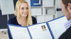 Ein Foto gibt der Bewerbungsmappe den letzten Schliff