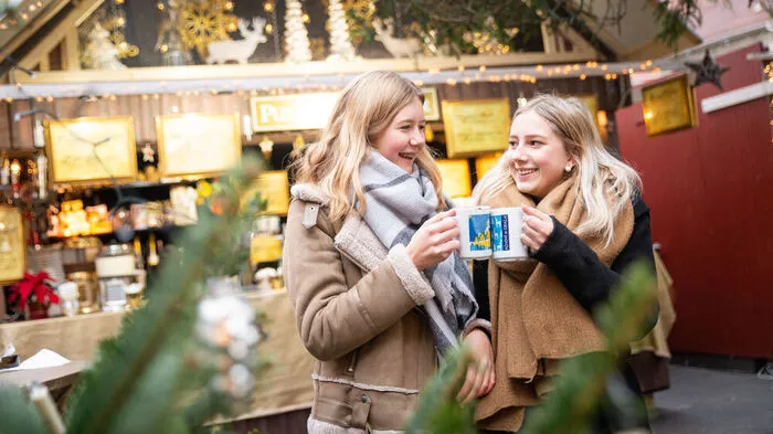 Punschtrinken am Grazer Hauptplatz   