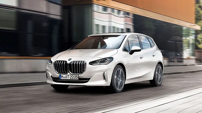 Der Van zählt zu den bedrohten Arten. Das einstige Boomsegment wurde von SUV und Crossover überrollt, geblieben sind nur vereinzelte Modelle. Wie der 2er Active Tourer, den BMW in die zweite Runde schickt, allerdings die verlängerte siebensitzige Variante Gran Tourer nicht weiterführt.